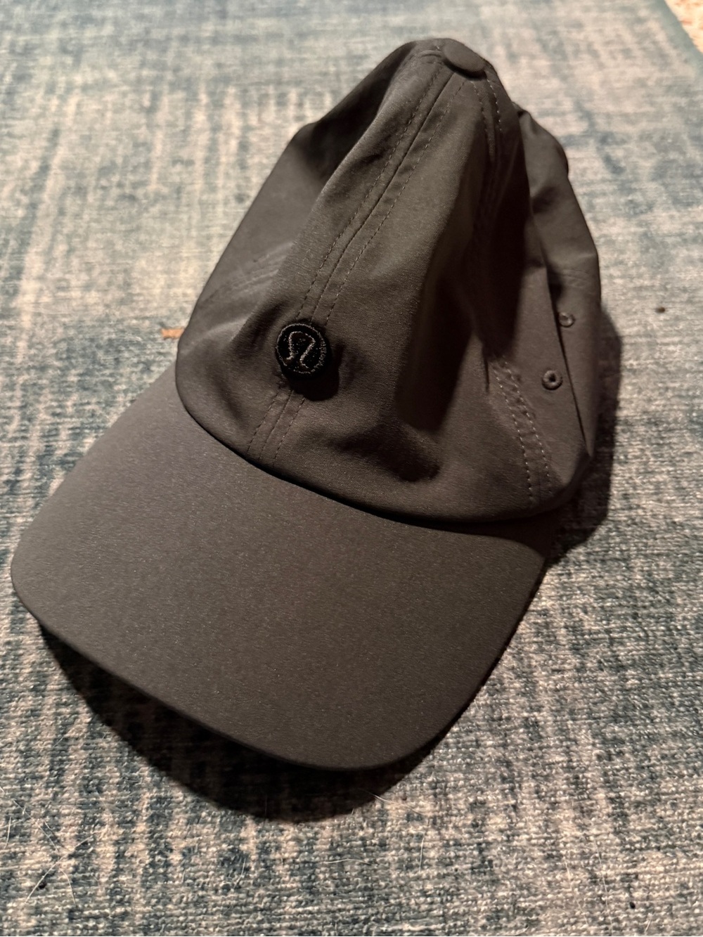 Lululemon grey hat
